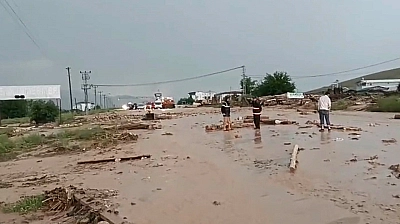 Elazığ-Tunceli yolu sel nedeniyle ulaşıma kapandı