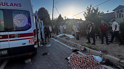 Feci kaza: 4 ölü, 8 yaralı