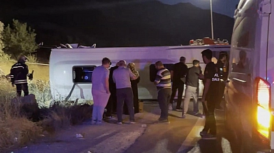 Katliam gibi kazada can pazarı: Ölü ve yaralılar var