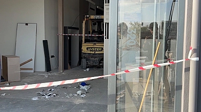 Mermer blok işçilerin üzerine devrildi: 1 ölü, 1 ağır yaralı
