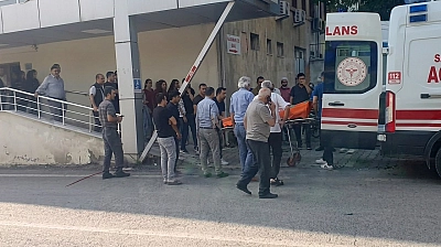 Palu'da  Üzücü Olay: 17 Yaşındaki Genç Kız Ağır Yaralandı