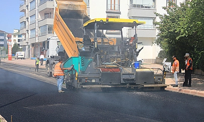 Asfalt mesaisi tüm hızıyla sürüyor