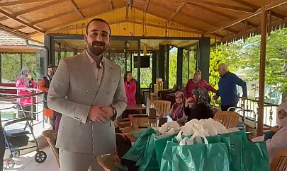 Carmen Çeyiz, Huzurevi'nde Kalan Anneleri Unutmadı