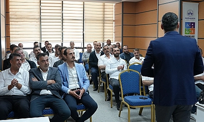 Elazığ Belediyesi'nden toplu taşıma şoförlerine iletişim ve duygusal farkındalık semineri