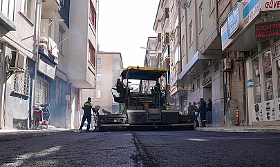 Elazığ Belediyesi, Yeni Mahalle'de asfaltlama çalışmalarını sürdürüyor