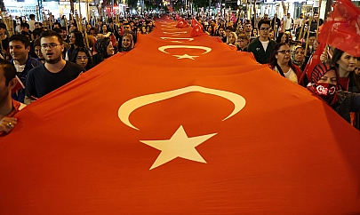 Elazığ'da fener alayı renkli görüntüler oluşturdu