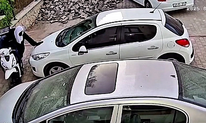 Elazığ'da hırsızlık girişiminde bulunan 2 şahıs kamerada