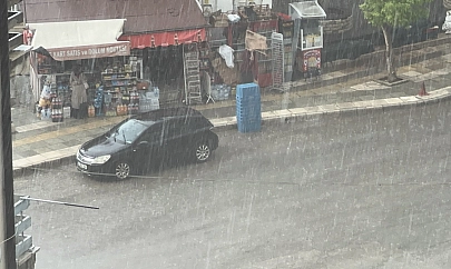 Elazığ'da sağanak ve dolu etkili oldu