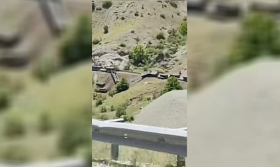Elazığ'da zemin kaydı, tren devrildi!