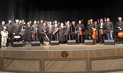 Fırat Üniversitesi'nde akademisyenler korosu sergilendi