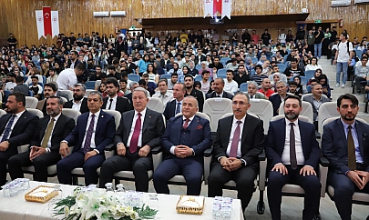 Fırat üniversitesinin 50. Yıl buluşmaları etkinlikleri kapsamında 'Türkiye'nin güvenlik politikaları' konulu konferans düzenlendi