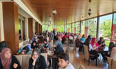 MHP Kadın Kolları'ndan anneler gününe özel anlamlı etkinlik