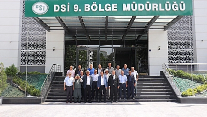 Battalgazi muhtarlarından Elazığ DSİ'ye sulama çıkarması