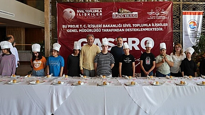Down sendromlu bireyler pasta süsleme yarışmasında hünerlerini gösterdi
