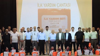 Elazığ Belediyesi'nden muhtarlara ilk yardım ve yangın söndürme tüpü
