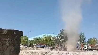 Elazığ'da Çıkan hortumu gören çocuğun tepkisi gülümsetti