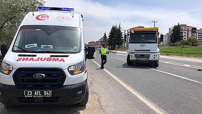 Elazığ'da kamyon ile otomobil çarpıştı: 1 yaralı