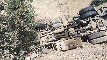 Elazığ'da tır devrildi: 1 yaralı