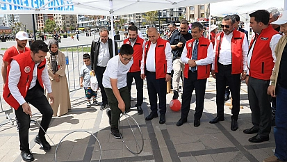 Geleneksel oyunlar tırı, Elazığ'da çocuklarla buluştu