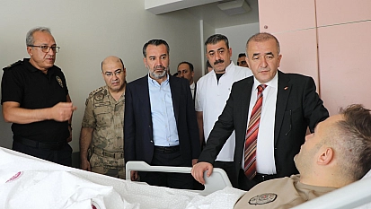 Vali Hatipoğlu, çatışmada yaralanan polisi ziyaret etti