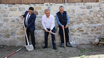 Vali Hatipoğlu ilk kazmayı vurdu, 5 bin yıllık kalede kazı başladı