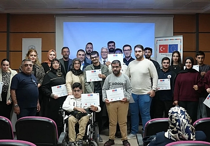 Elazığ Belediyesi DİGEM'de Kursiyerler Sertifikalarını aldı