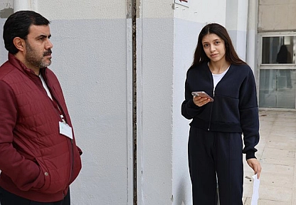 Elazığ'da KPSS mesaisi: Polisler adayı sınava yetiştirdi