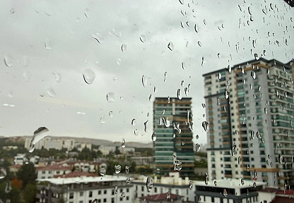 Elazığ yaza ağlayarak veda Etti