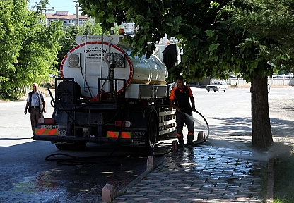 Hicret Mahallesi genelinde kapsamlı temizlik çalışması