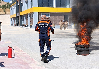 Kovancılar'da Jandarma Personeline Yangın ve Arama Kurtarma Eğitimi