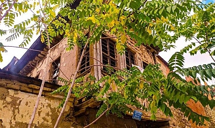 Hüseynik Mahallesi'ndeki tarihi konaklar, sonbaharla birlikte ayrı bir güzelliğe büründü