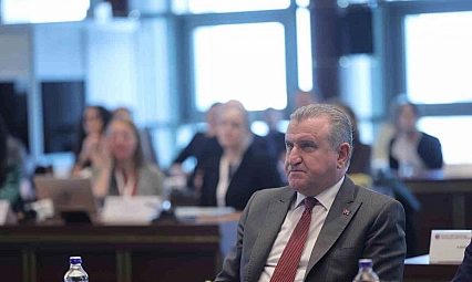 Bakan Bak: 'Gençleri bugünün ortağı ve karar süreçlerinin doğal paydaşı olarak görüyoruz'
