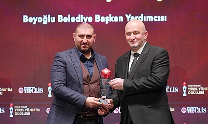 Beyoğlu Belediye Başkan Yardımcısı Halis Yeşilbaş'a Ulusal Düzeyde Ödül