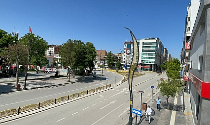 Elazığ'da cadde ve sokaklar sessizliğe büründü