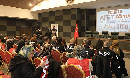 Elazığ'da 'Erişilebilir Afet Eğitimi Projesi'nin söyleşi ve sertifika programı yapıldı