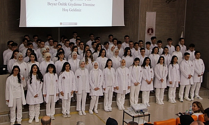 Fırat Üniversitesi Diş Hekimliği Fakültesinde Beyaz Önlük Giyme Töreni düzenlendi
