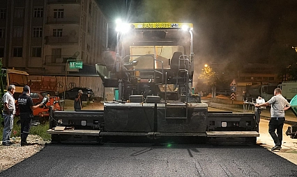 Gündoğdu Sokak'ta asfalt yenileniyor
