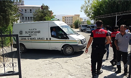 Malatya'da iş makinesinin altında kalan operatör hayatını kaybetti