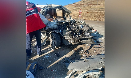 Malatya'da tır ile minibüs çarpıştı: 3 ölü