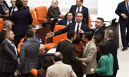Meclis'te DEM ve İyi Parti vekilleri arasında tansiyon yükseldi