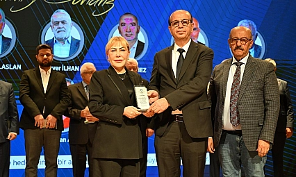 Prof. Dr. Yasemin Açık'a İnönü Üniversitesi'nden plaket