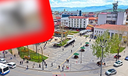 Sokakta gören duruyor! Elazığ'da gizemli tasarım