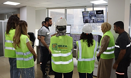 Yasemin Açık Vakfı bursiyerleri Seza Çimento'da stajda