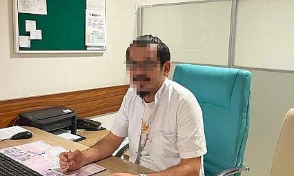 Sevgilisini darp edip 5 yerinden bıçaklamıştı, ilk duruşmada kendini savundu