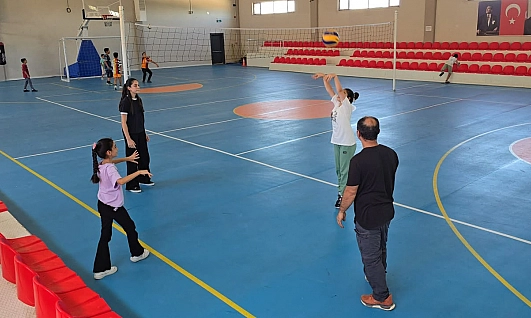 Elazığ'ın 10 ilçesinde sporun yaz mesaisi sürüyor