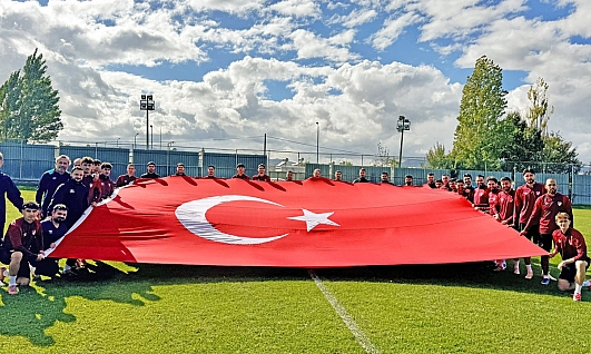 Elazığspor'dan 29 Ekim Cumhuriyet Bayramı'na anlamlı kutlama