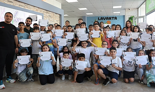 Gakgo Spor Kulübü'nde başarı gösteren sporculara sertifikaları verildi