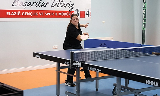 Kurumlar arası Masa Tenisi Turnuvası, başladı