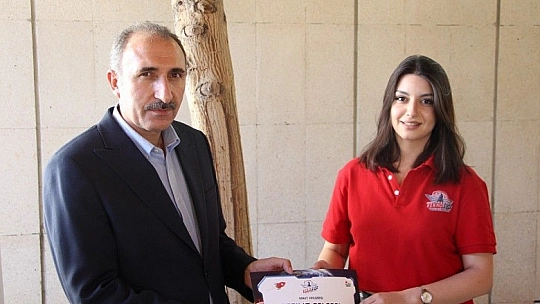 Fırat Üniversitesi Rektörü Prof. Dr. Göktaş, TEKNOFEST'te Başarı Sağlayan Takımları Ağırladı