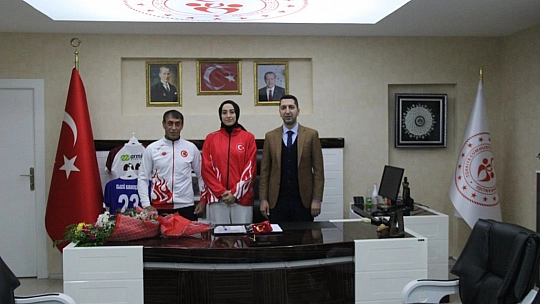 Dünya 3.'sü Ahsen Duran memleketinde